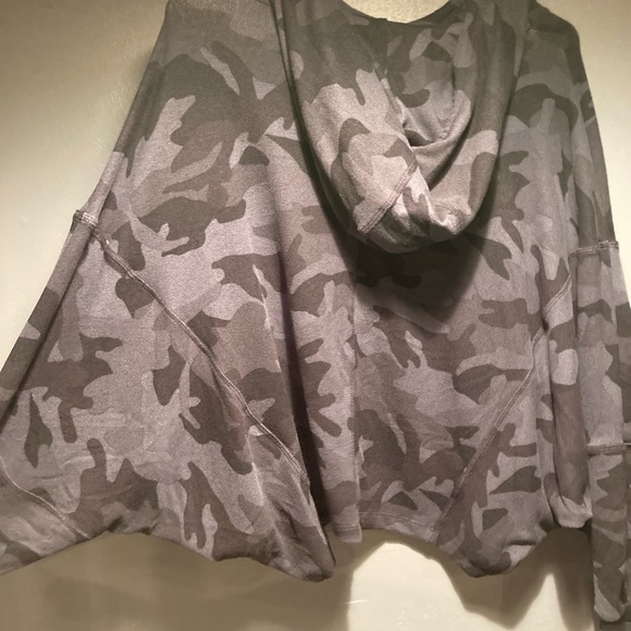Midnight baker camo size medium pullover hoodie - Picture 5 of 7